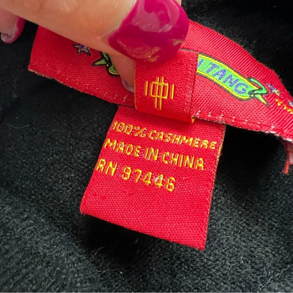 Shanghai Tang 100% cashmere black sweater. - Picture 8 of 8